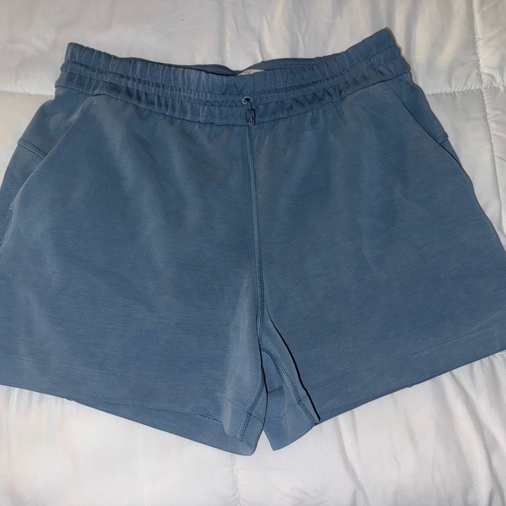 Lululemon Softstreme High Waist Shorts in Blue - Size 8